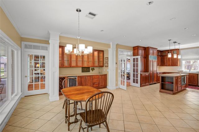 212 Teakwood Street, Lake Jackson, TX 77566