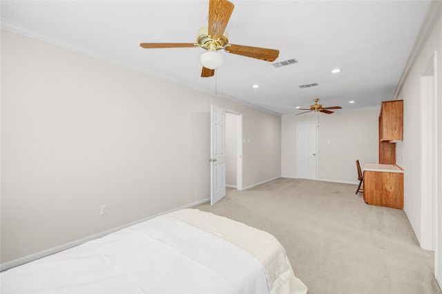 212 Teakwood Street, Lake Jackson, TX 77566