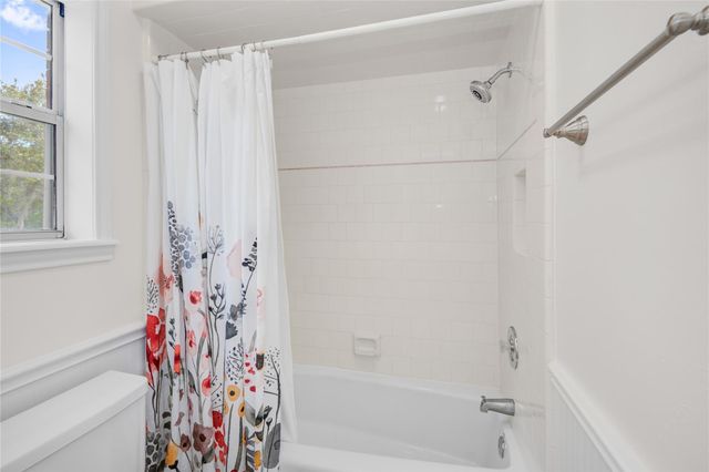 212 Teakwood Street, Lake Jackson, TX 77566