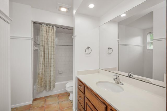 212 Teakwood Street, Lake Jackson, TX 77566