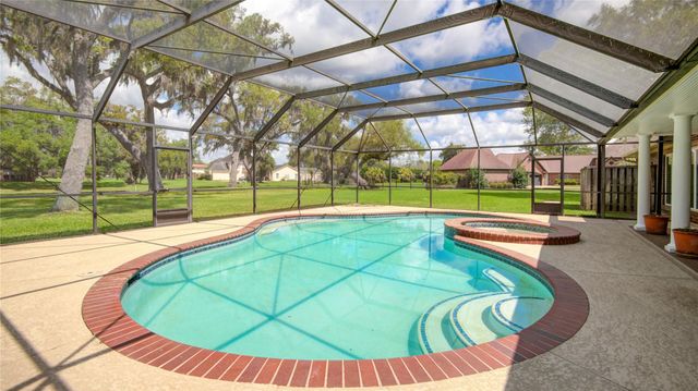 212 Teakwood Street, Lake Jackson, TX 77566