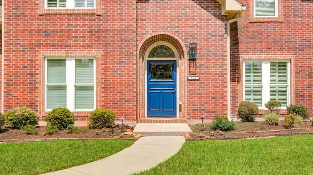 212 Teakwood Street, Lake Jackson, TX 77566