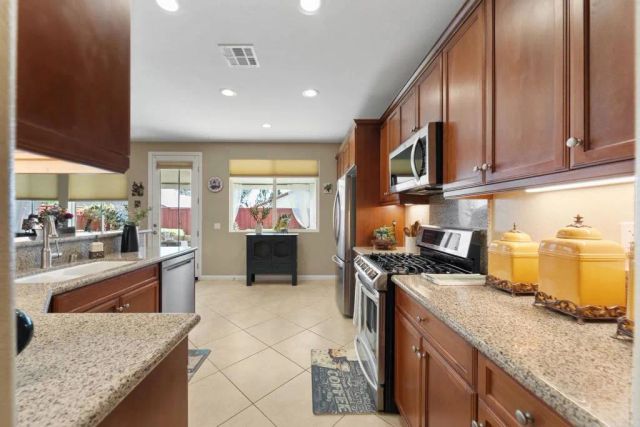 7775 Gibson Circle, Hemet, CA 92545