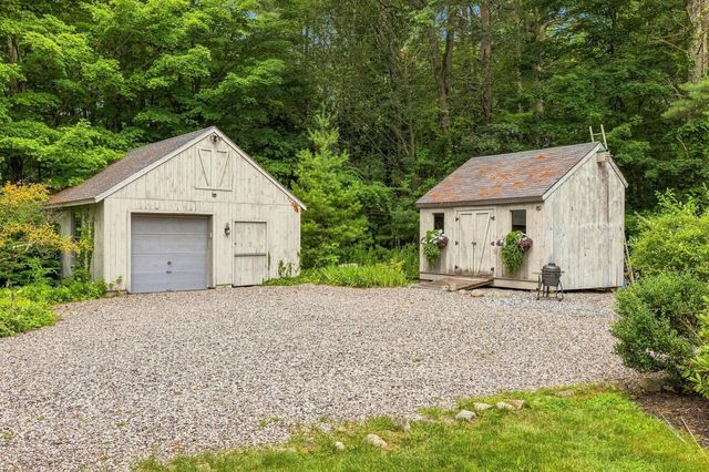 217 Kensington Road, Hampton Falls, NH 03844