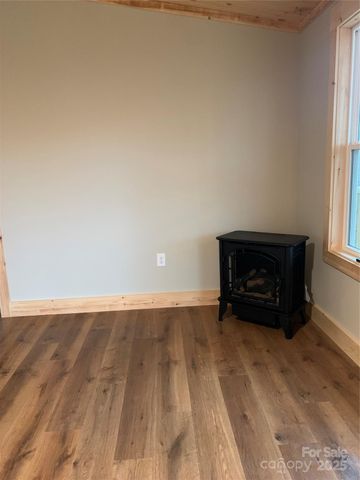 212 Brigsy Lane, Whittier, NC 28789