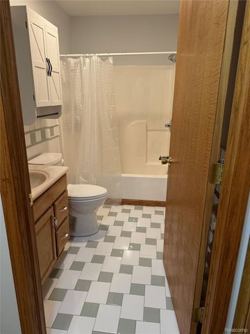 12464 Maxwell Road, Carleton Village, MI 48117