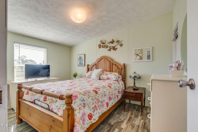 241 Forest Road, Mosheim, TN 37818