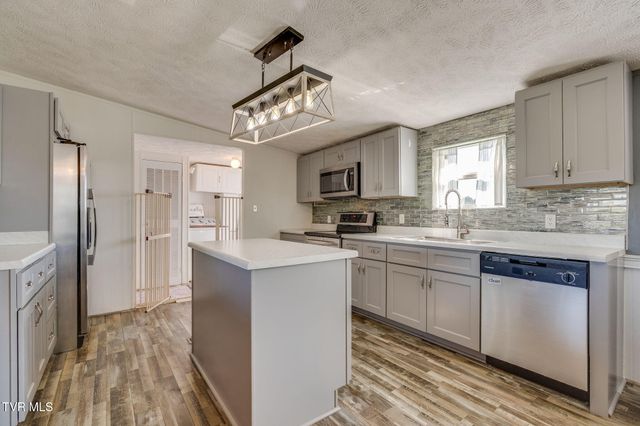 241 Forest Road, Mosheim, TN 37818