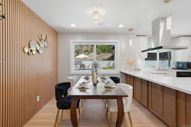 2640 Chestnut Avenue, Carlsbad, CA 92010