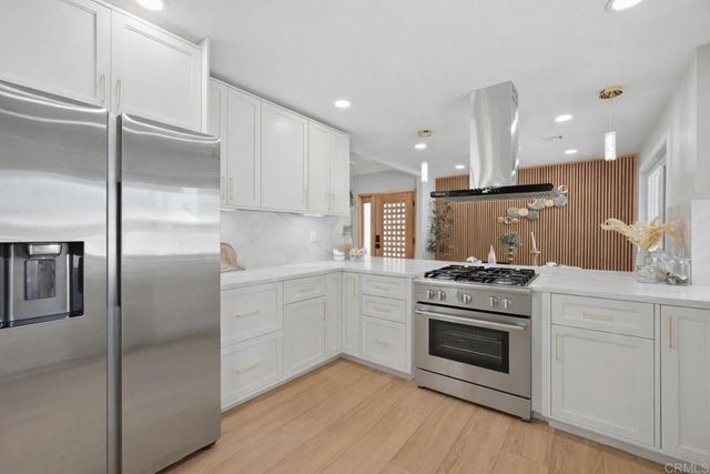 2640 Chestnut Avenue, Carlsbad, CA 92010