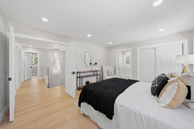 2640 Chestnut Avenue, Carlsbad, CA 92010