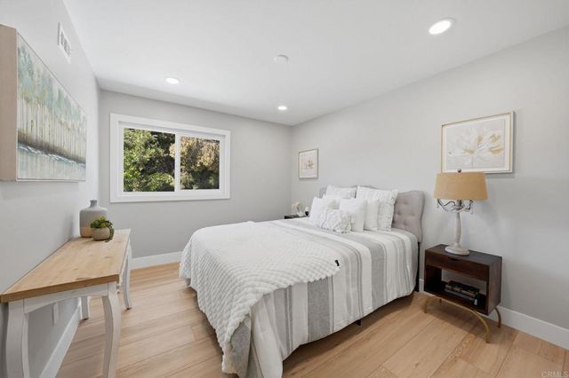 2640 Chestnut Avenue, Carlsbad, CA 92010