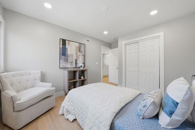 2640 Chestnut Avenue, Carlsbad, CA 92010