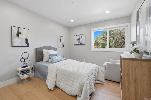 2640 Chestnut Avenue, Carlsbad, CA 92010