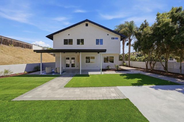 2640 Chestnut Avenue, Carlsbad, CA 92010