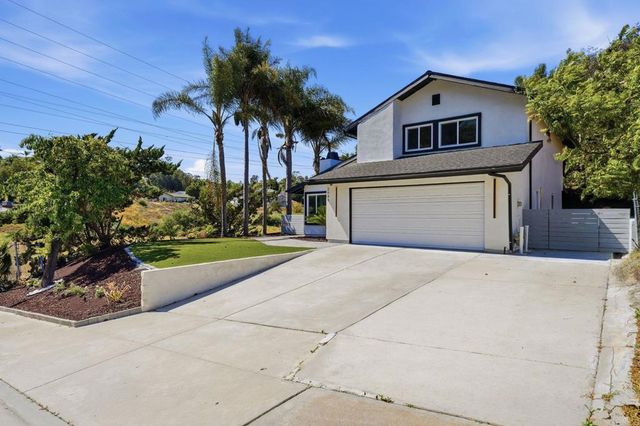 2640 Chestnut Avenue, Carlsbad, CA 92010