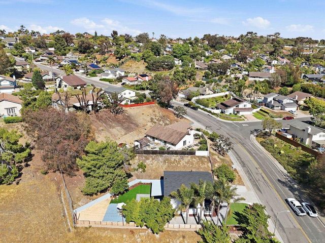 2640 Chestnut Avenue, Carlsbad, CA 92010
