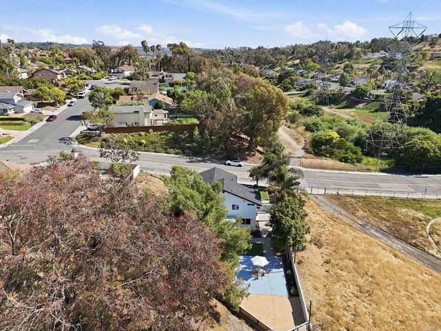 2640 Chestnut Avenue, Carlsbad, CA 92010