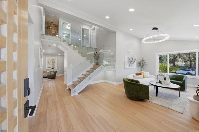 2640 Chestnut Avenue, Carlsbad, CA 92010