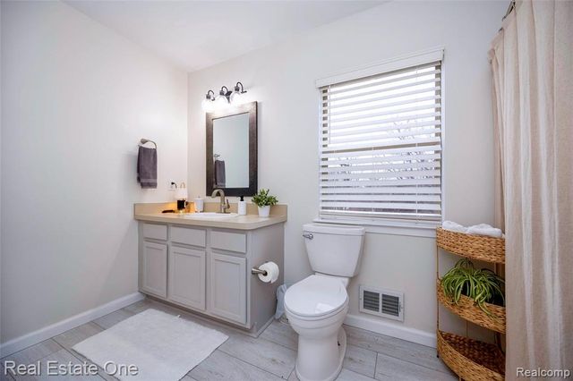 1345 S Milford Road, Milford, MI 48381