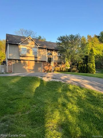 1345 S Milford Road, Milford, MI 48381