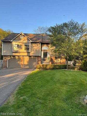 1345 S Milford Road, Milford, MI 48381