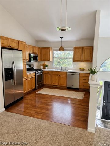 1345 S Milford Road, Milford, MI 48381