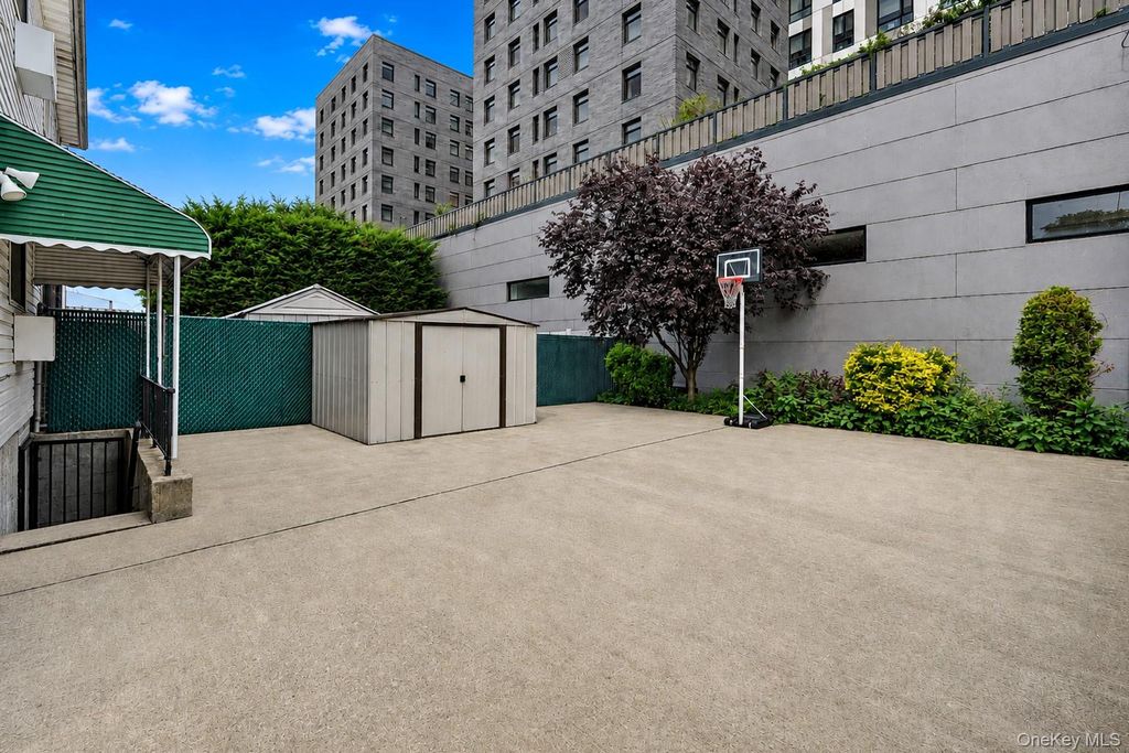 1048 beach 22nd street, Far Rockaway, NY 11691 — photo 4