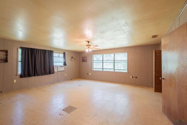 704 County Road 1903, Jacksonville, TX 75766