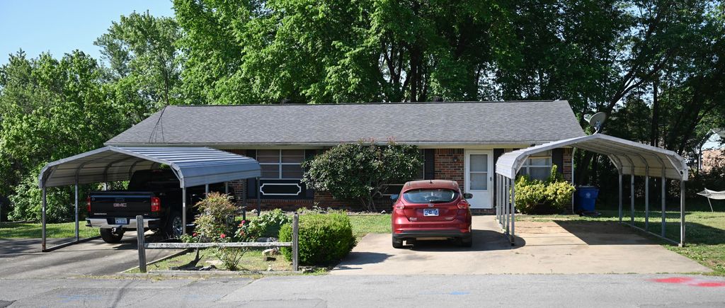 1845 Green Drive NW A & B, Cleveland, TN 37311