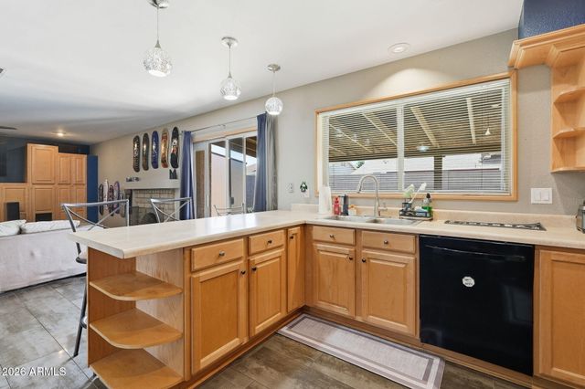 2421 E HILTON Avenue, Mesa, AZ 85204