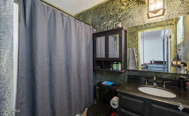 2421 E HILTON Avenue, Mesa, AZ 85204