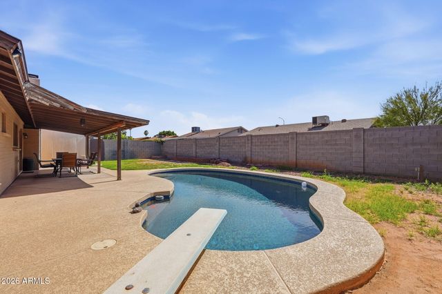 2421 E HILTON Avenue, Mesa, AZ 85204