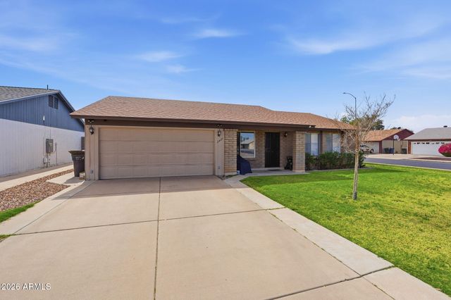 2421 E HILTON Avenue, Mesa, AZ 85204