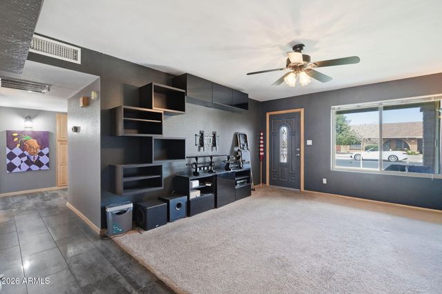 2421 E HILTON Avenue, Mesa, AZ 85204