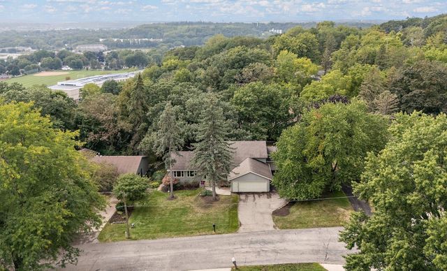 803 Sierra Lane NE, Rochester, MN 55906