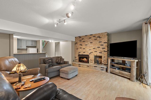 803 Sierra Lane NE, Rochester, MN 55906