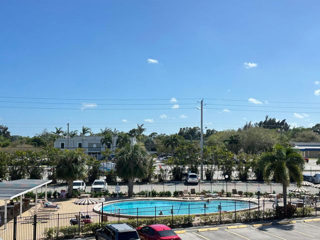 352 Southampton C, West Palm Beach, FL 33417