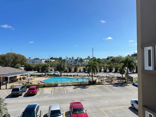 352 Southampton C, West Palm Beach, FL 33417