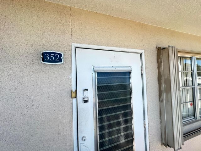 352 Southampton C, West Palm Beach, FL 33417