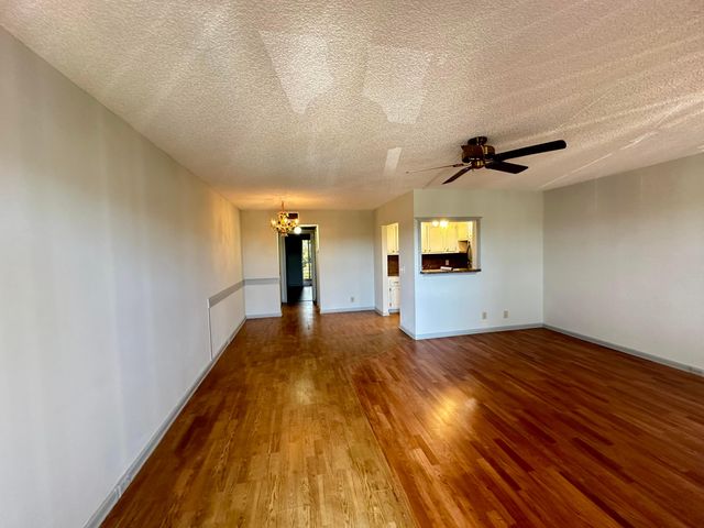 352 Southampton C, West Palm Beach, FL 33417