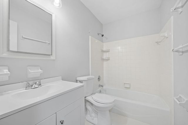 302 Springview Lane 11, Summerville, SC 29485