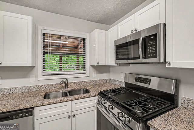 3985 Lookout Point Drive, Marietta, GA 30066