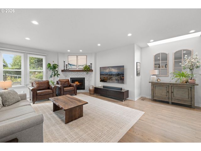 745 Sw 67TH Pl, Portland, OR 97225