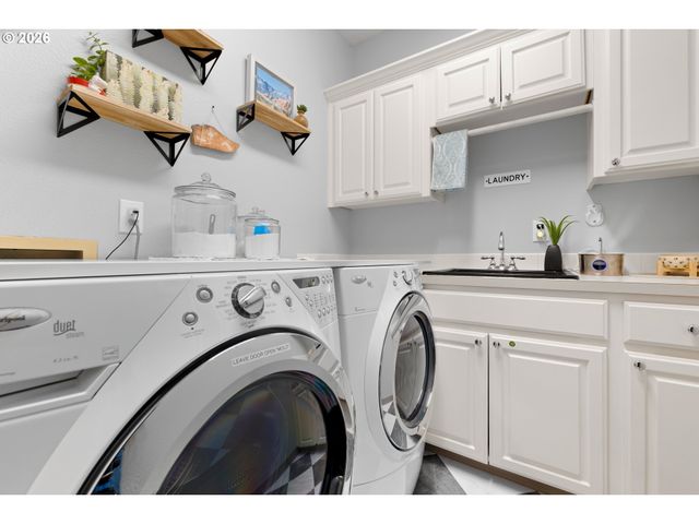 745 Sw 67TH Pl, Portland, OR 97225