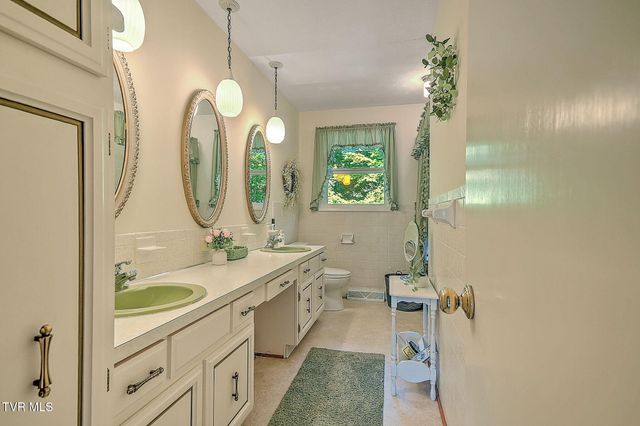 2513 Essex Drive, Kingsport, TN 37660