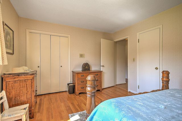 2513 Essex Drive, Kingsport, TN 37660