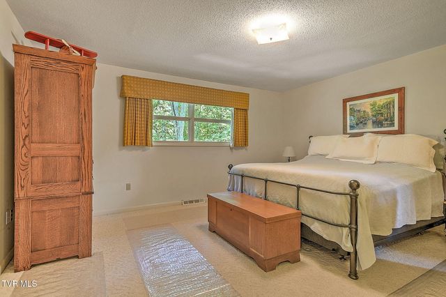 2513 Essex Drive, Kingsport, TN 37660