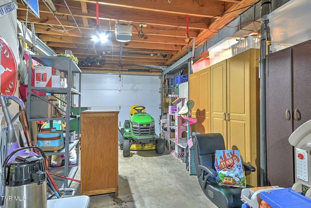 2513 Essex Drive, Kingsport, TN 37660