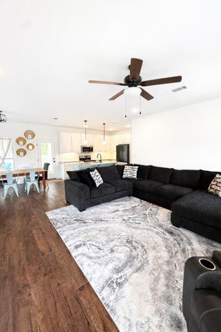 63 E Andover, Hattiesburg, MS 39402